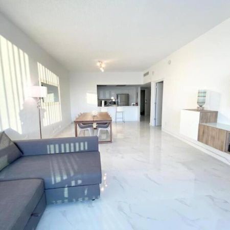 Zen Vacation Rentals Modern Penthouse Across Ocean 마이애미 비치 외부 사진