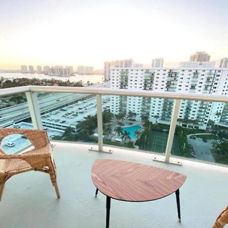 Zen Vacation Rentals Modern Penthouse Across Ocean 마이애미 비치 외부 사진