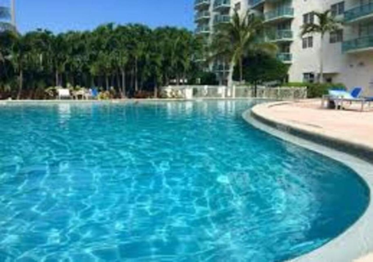 Zen Vacation Rentals Modern Penthouse Across Ocean 마이애미 비치 외부 사진