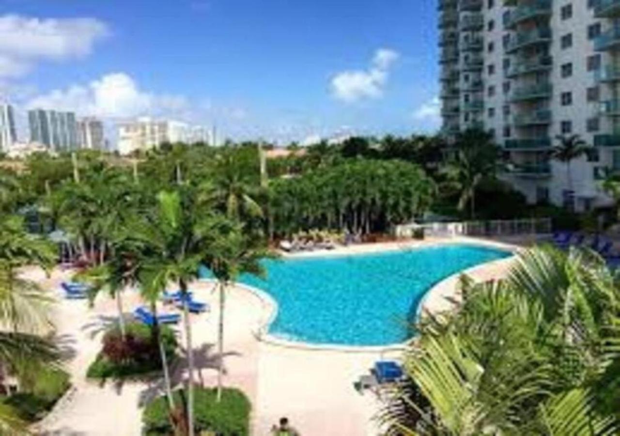 Zen Vacation Rentals Modern Penthouse Across Ocean 마이애미 비치 외부 사진
