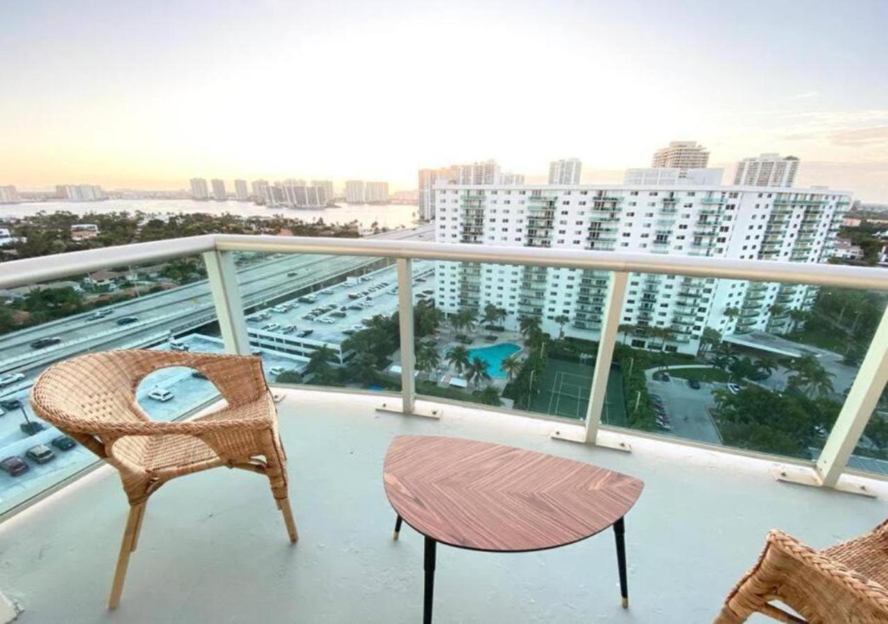Zen Vacation Rentals Modern Penthouse Across Ocean 마이애미 비치 외부 사진